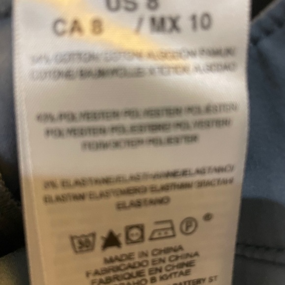 Dockers Gray Capris Sz 8 women's classic Pull on - Picture 5 of 8